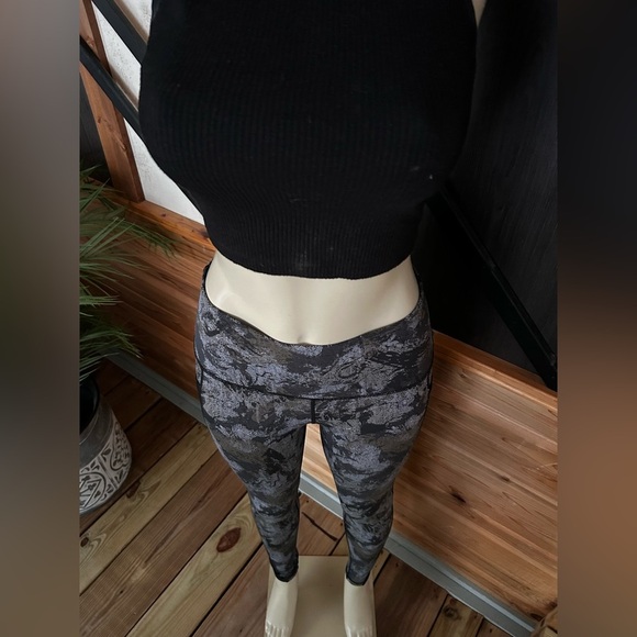 Mono B Gray/Black  Camo Workout Leggings - Size M (New) - Picture 2 of 10
